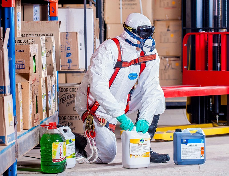 Priporočila za osebno varovalno opremo za ravnanje s pesticidi